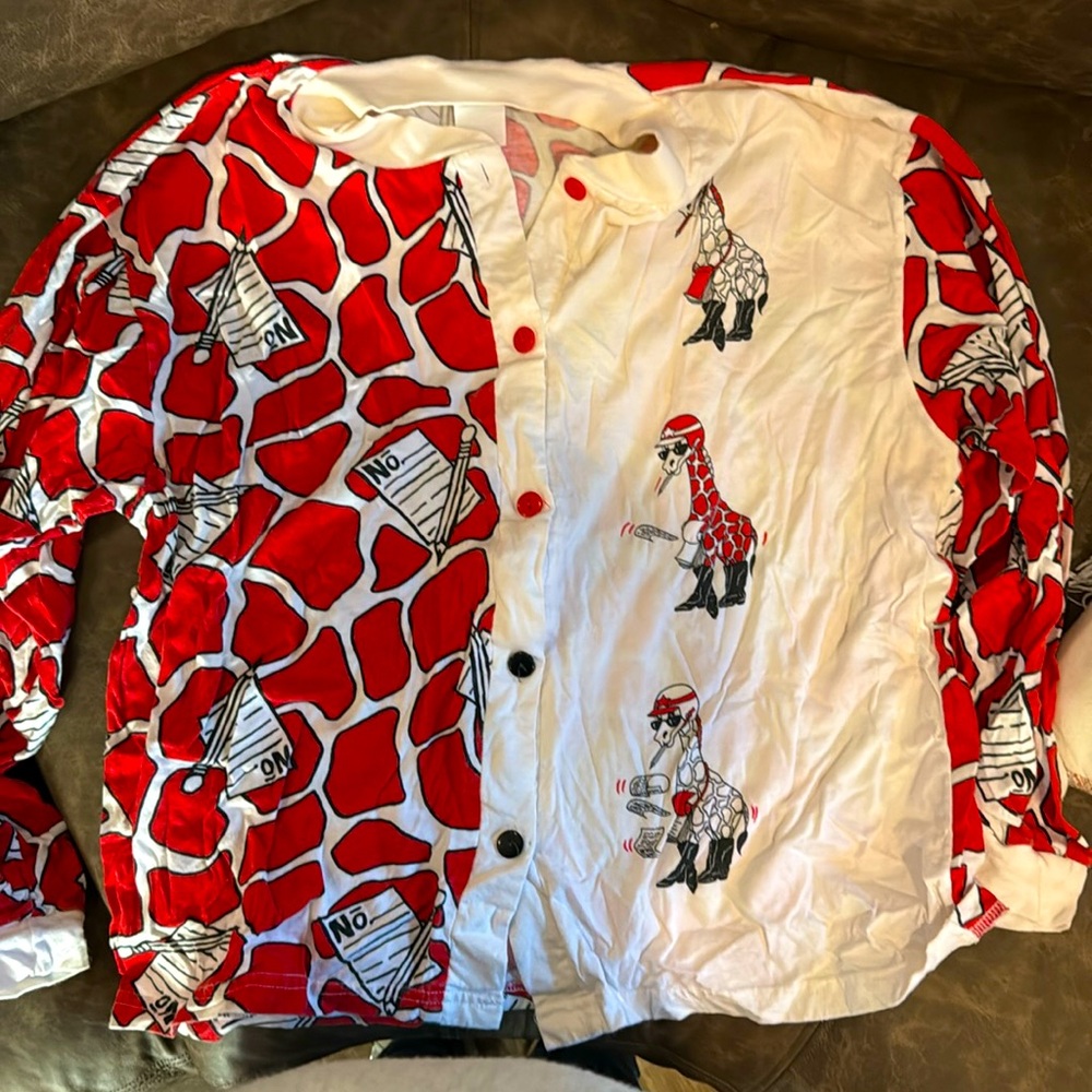 Vintage Long sleeved giraffe button up shirt